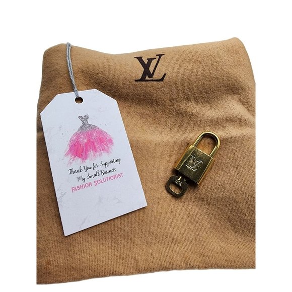 Louis Vuitton White Leather Sac Riveting Bag - Dust Bag + Lock & Key + COA - Picture 6 of 16